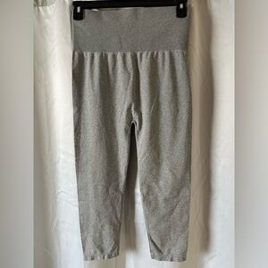 Zenana Outfitters High Waisted Seamless Capri Leggings